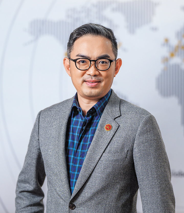 第 11 任執行長 何耕宇