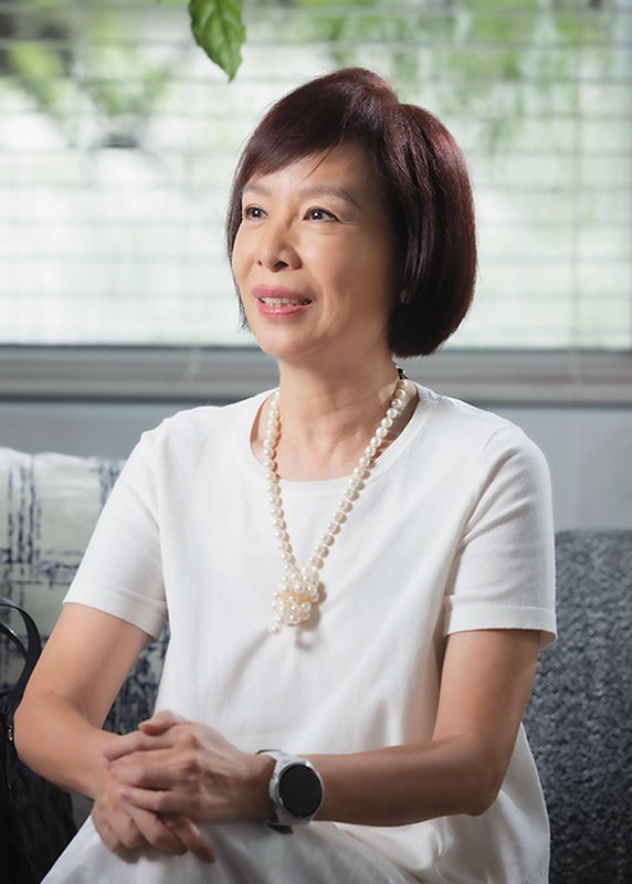 許彩瑱